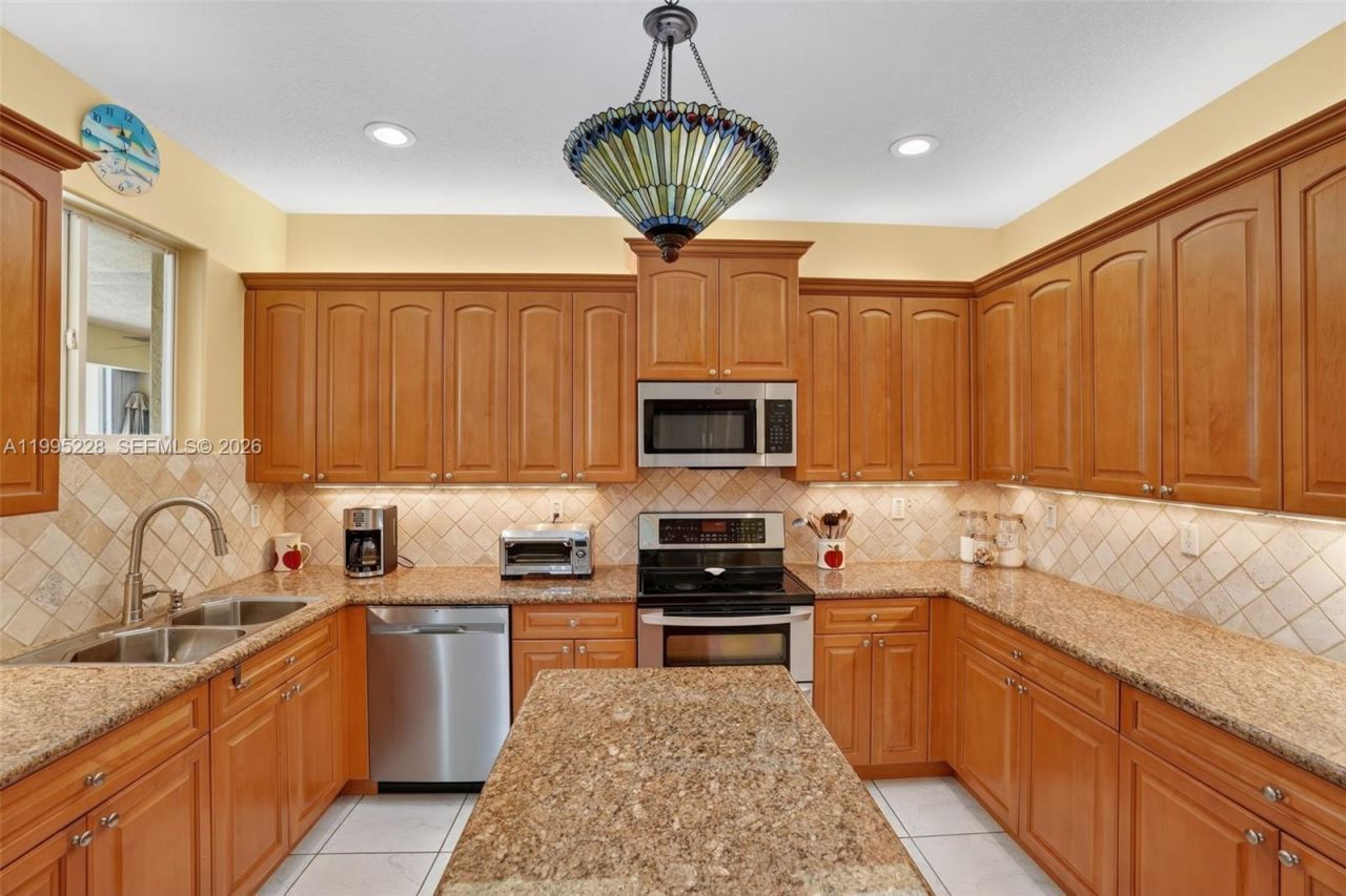 6462 SW 93rd Pl, Miami, FL 33173 Photo