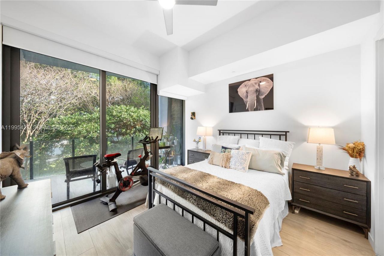 2831 S Bayshore Dr, Unit 406, Miami, FL 33133 Photo