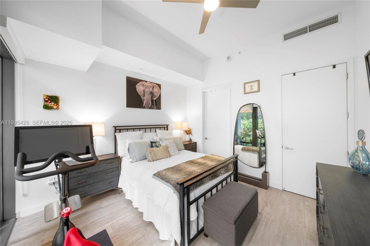 2831 S Bayshore Dr, Unit 406, Miami, FL 33133 Photo