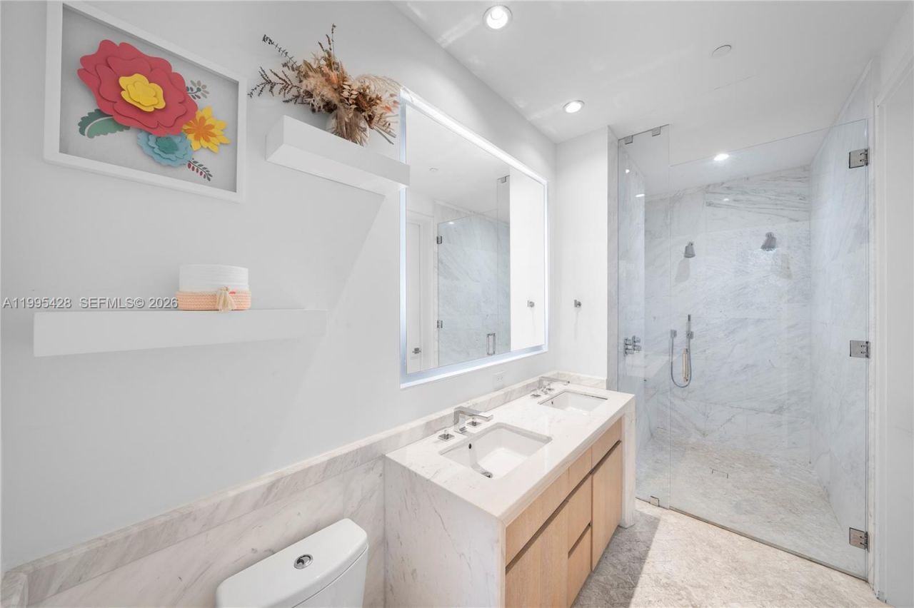 2831 S Bayshore Dr, Unit 406, Miami, FL 33133 Photo