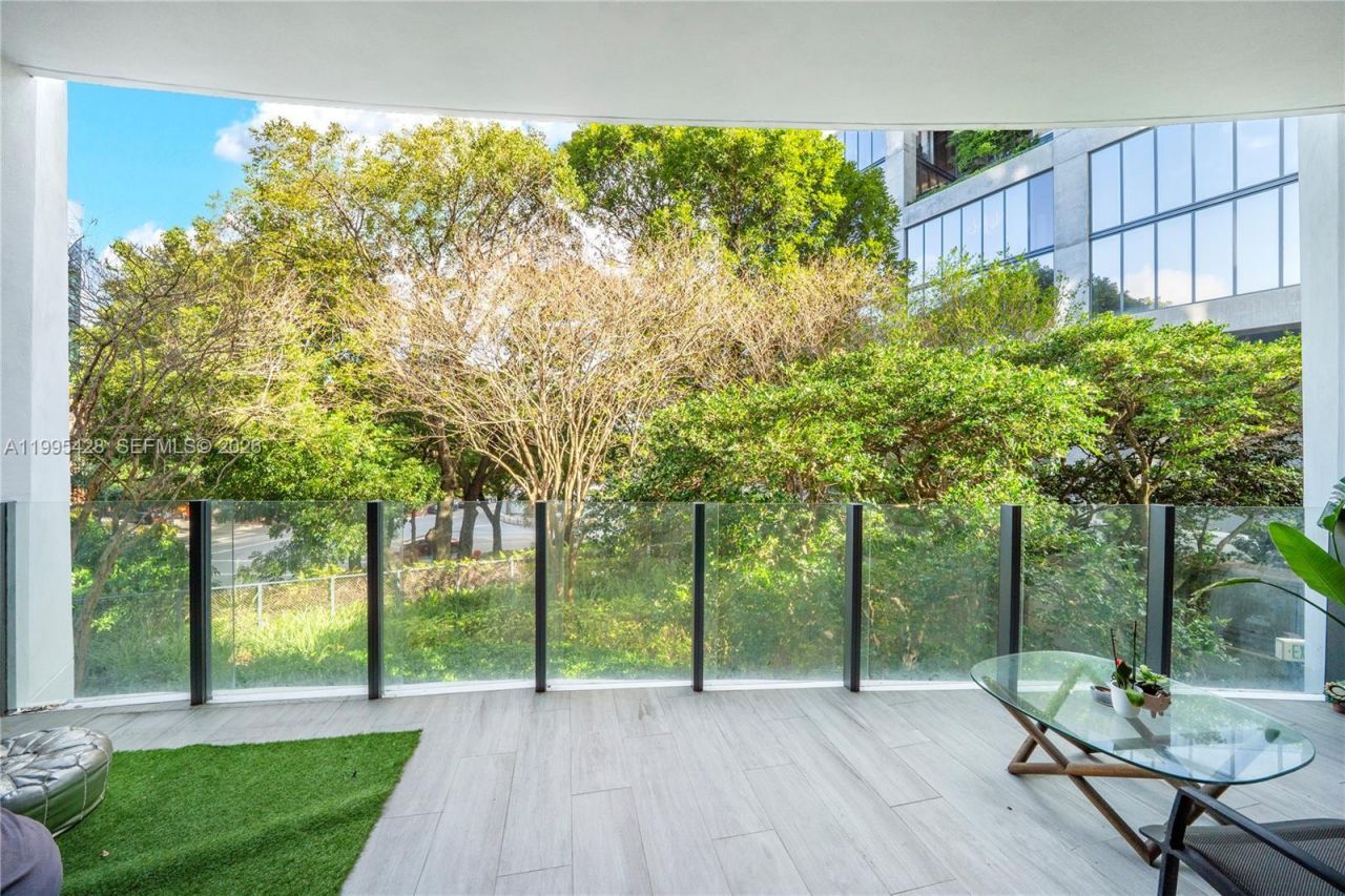 2831 S Bayshore Dr, Unit 406, Miami, FL 33133 Photo