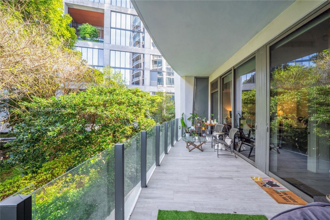 2831 S Bayshore Dr, Unit 406, Miami, FL 33133 Photo