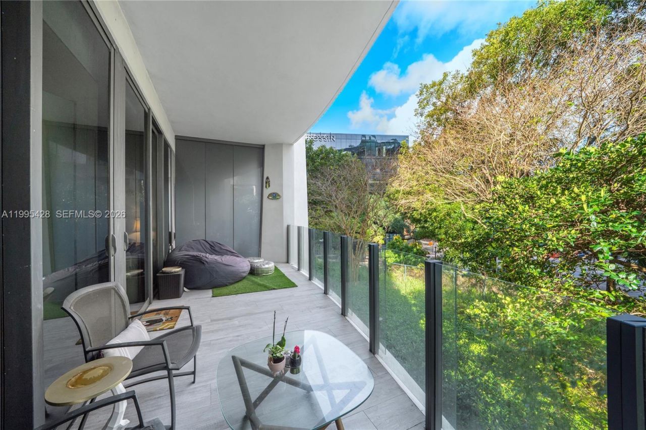 2831 S Bayshore Dr, Unit 406, Miami, FL 33133 Photo