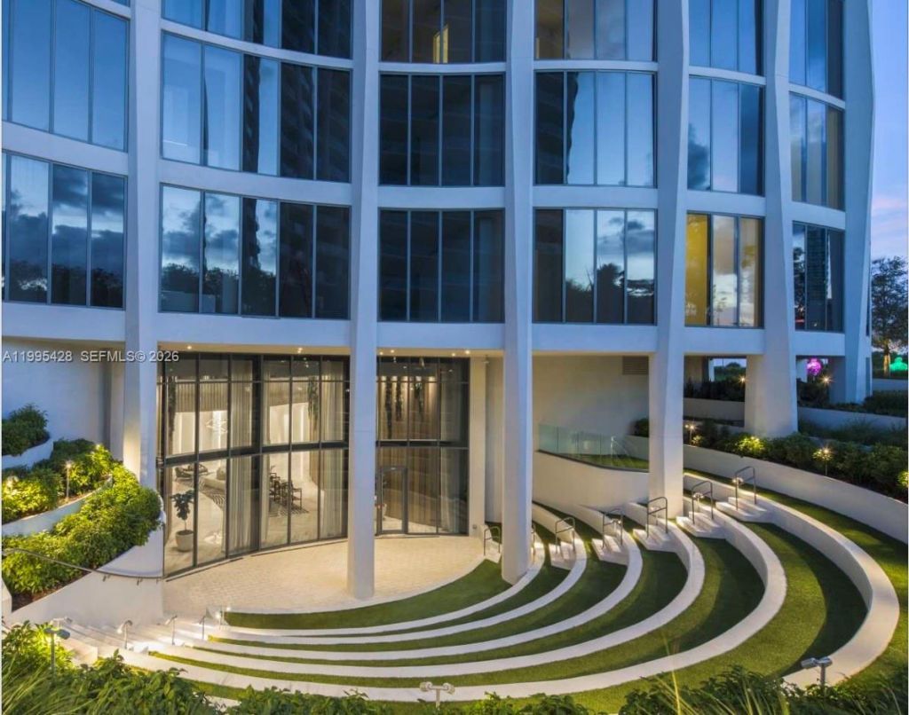 2831 S Bayshore Dr, Unit 406, Miami, FL 33133 Photo