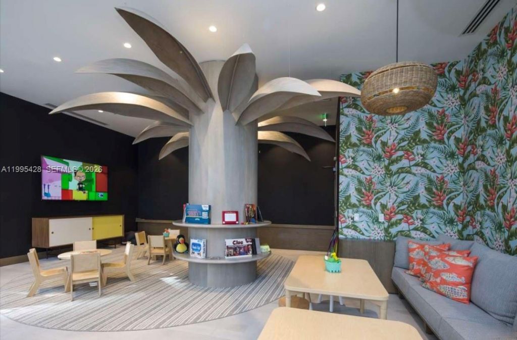 2831 S Bayshore Dr, Unit 406, Miami, FL 33133 Photo