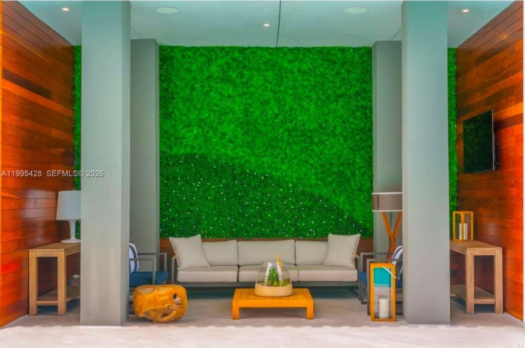 2831 S Bayshore Dr, Unit 406, Miami, FL 33133 Photo