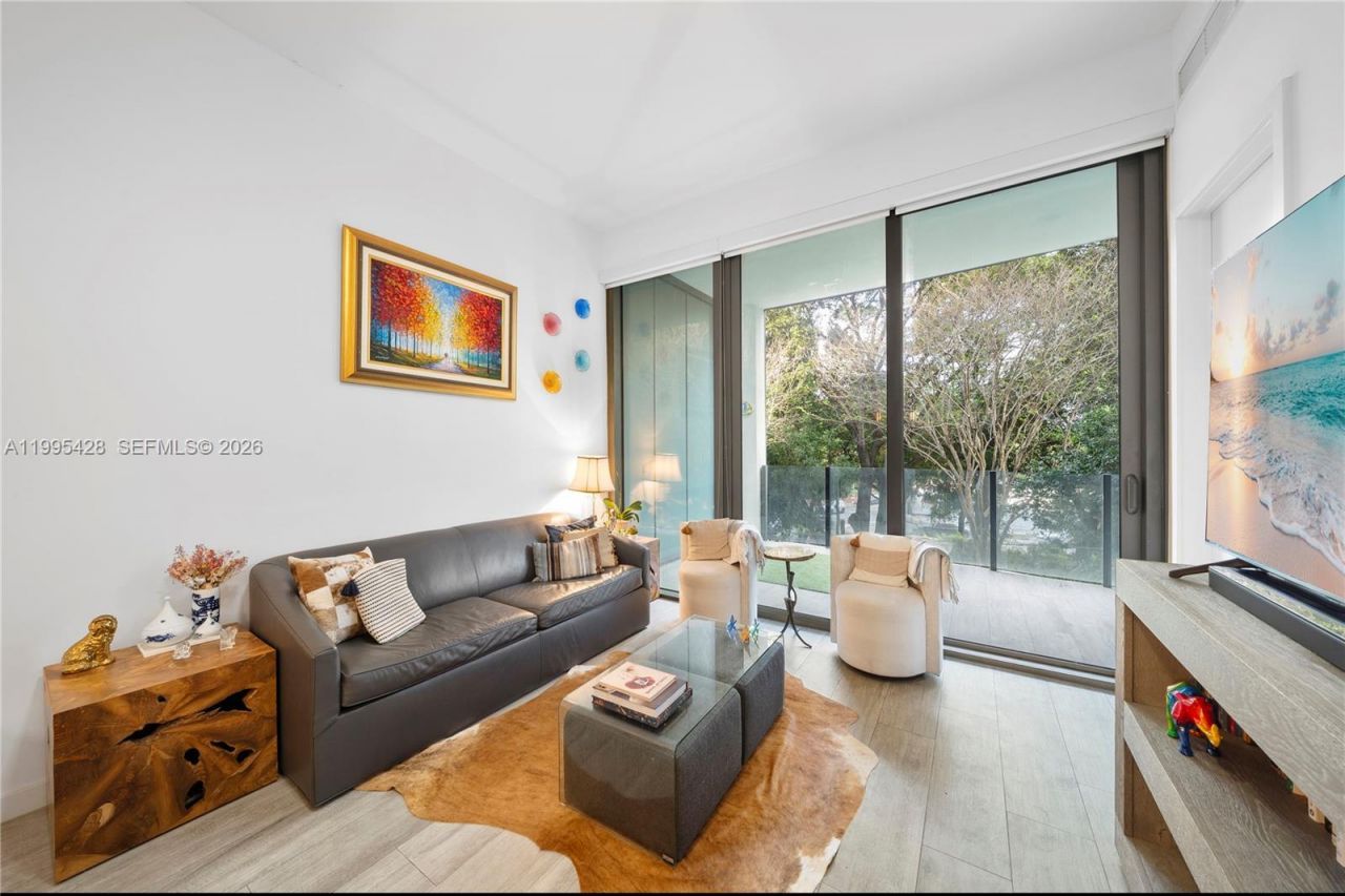 2831 S Bayshore Dr, Unit 406, Miami, FL 33133 Photo