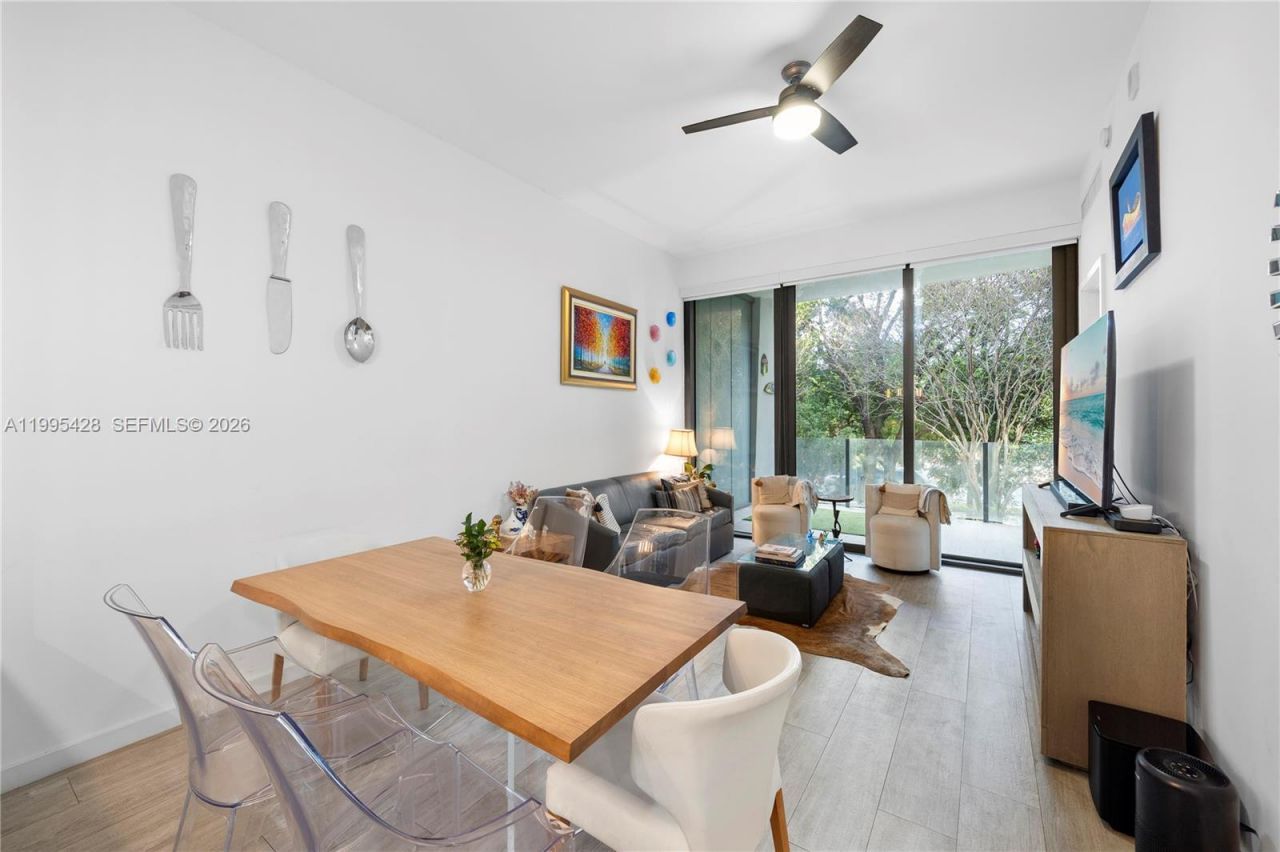 2831 S Bayshore Dr, Unit 406, Miami, FL 33133 Photo