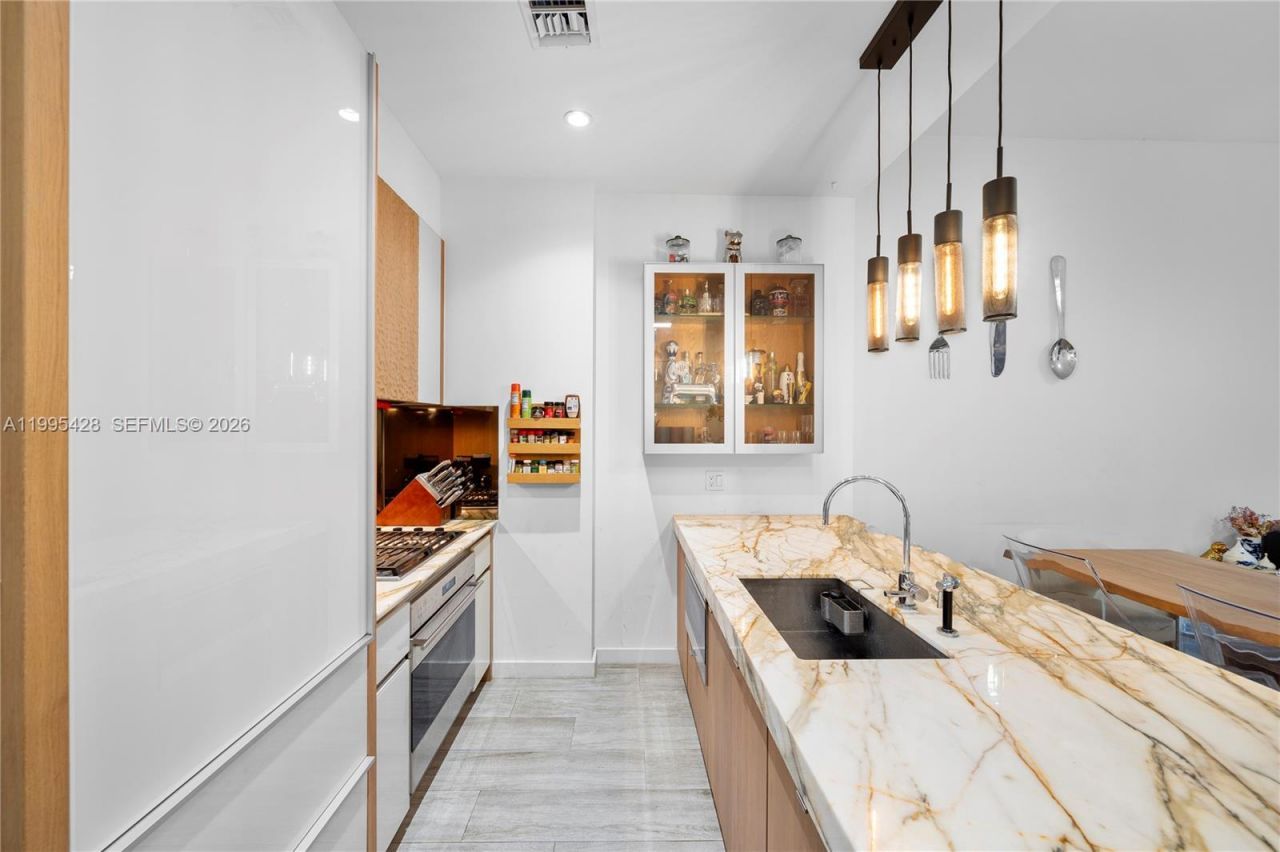 2831 S Bayshore Dr, Unit 406, Miami, FL 33133 Photo