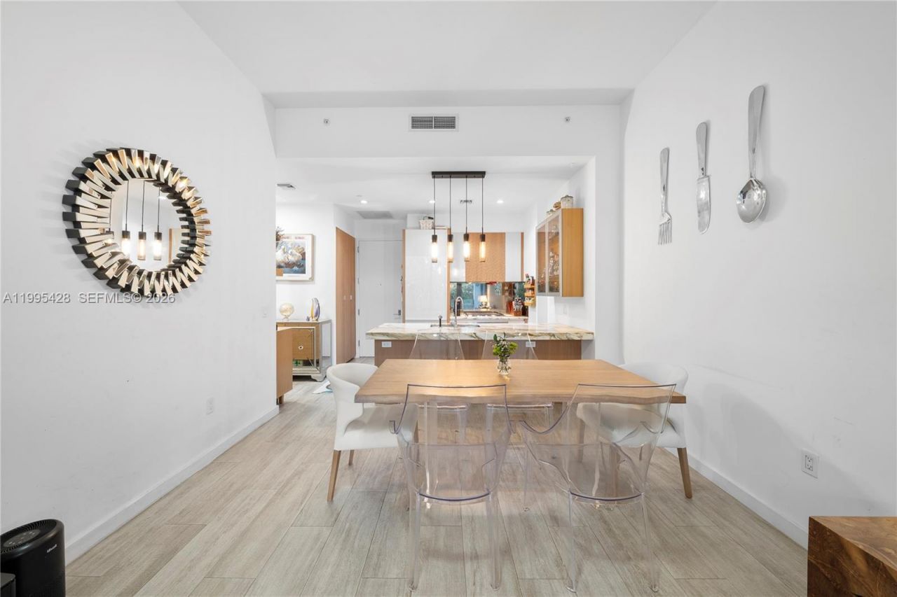 2831 S Bayshore Dr, Unit 406, Miami, FL 33133 Photo