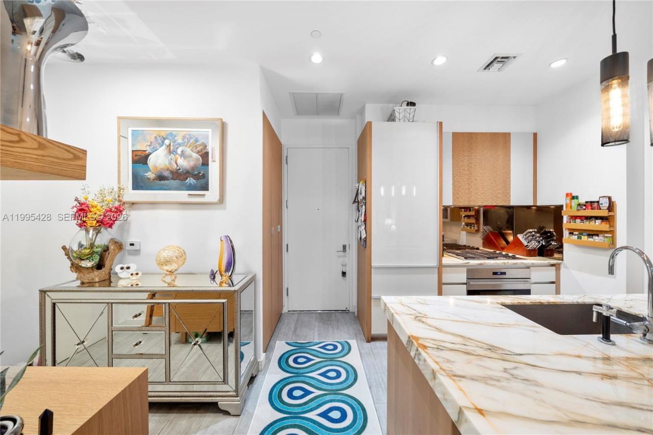 2831 S Bayshore Dr, Unit 406, Miami, FL 33133 Photo