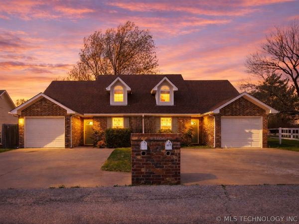 827 N Thompson Street , Vinita, OK 74301