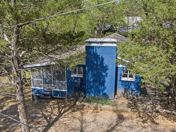 64 Walnut Street , Locust Grove, OK 74352