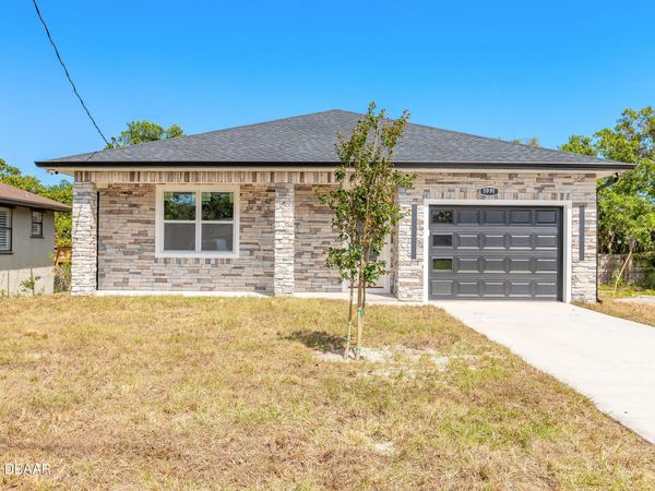 1991 Cedar Street, Daytona Beach, FL 32119