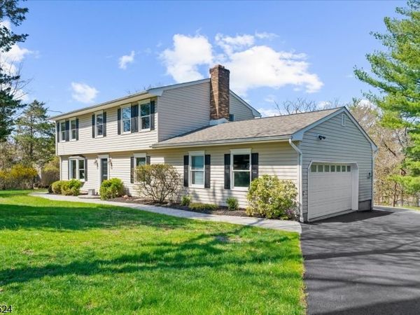 20 Cedar Grove Rd, Clinton, NJ 08801