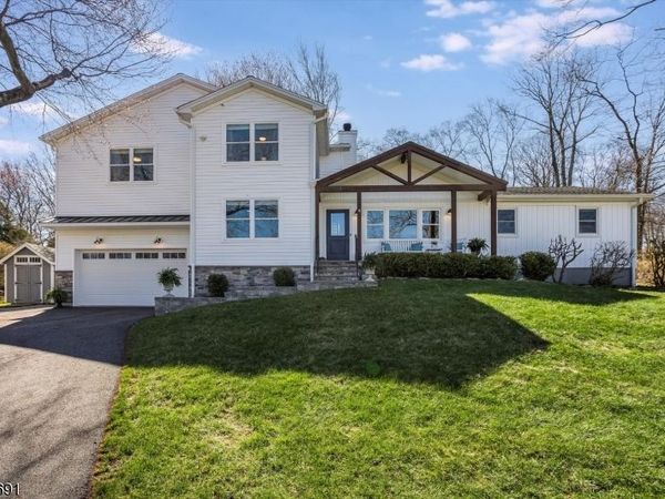 4 Valley View Rd, Chester, NJ 07930