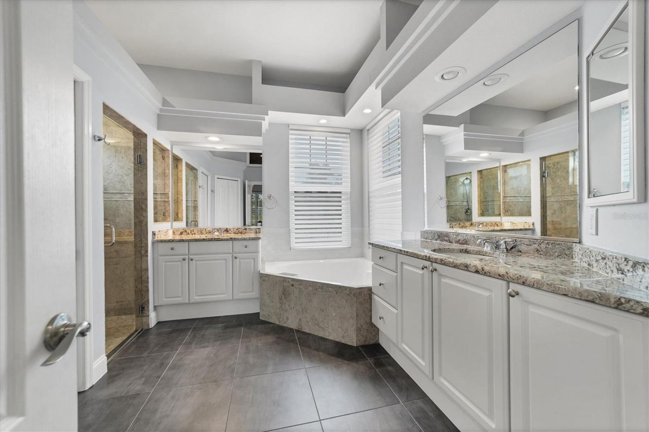 11709 Clubhouse Drive, Lakewood Ranch, FL 34202 Photo
