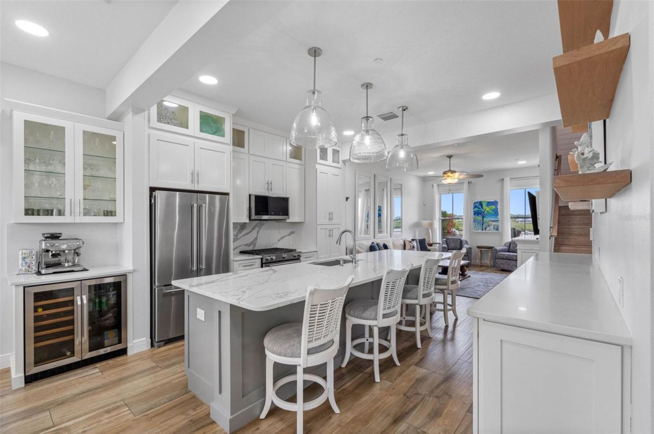 19915 Gulf Boulevard, Unit 806, Indian Shores, FL 33785 Photo