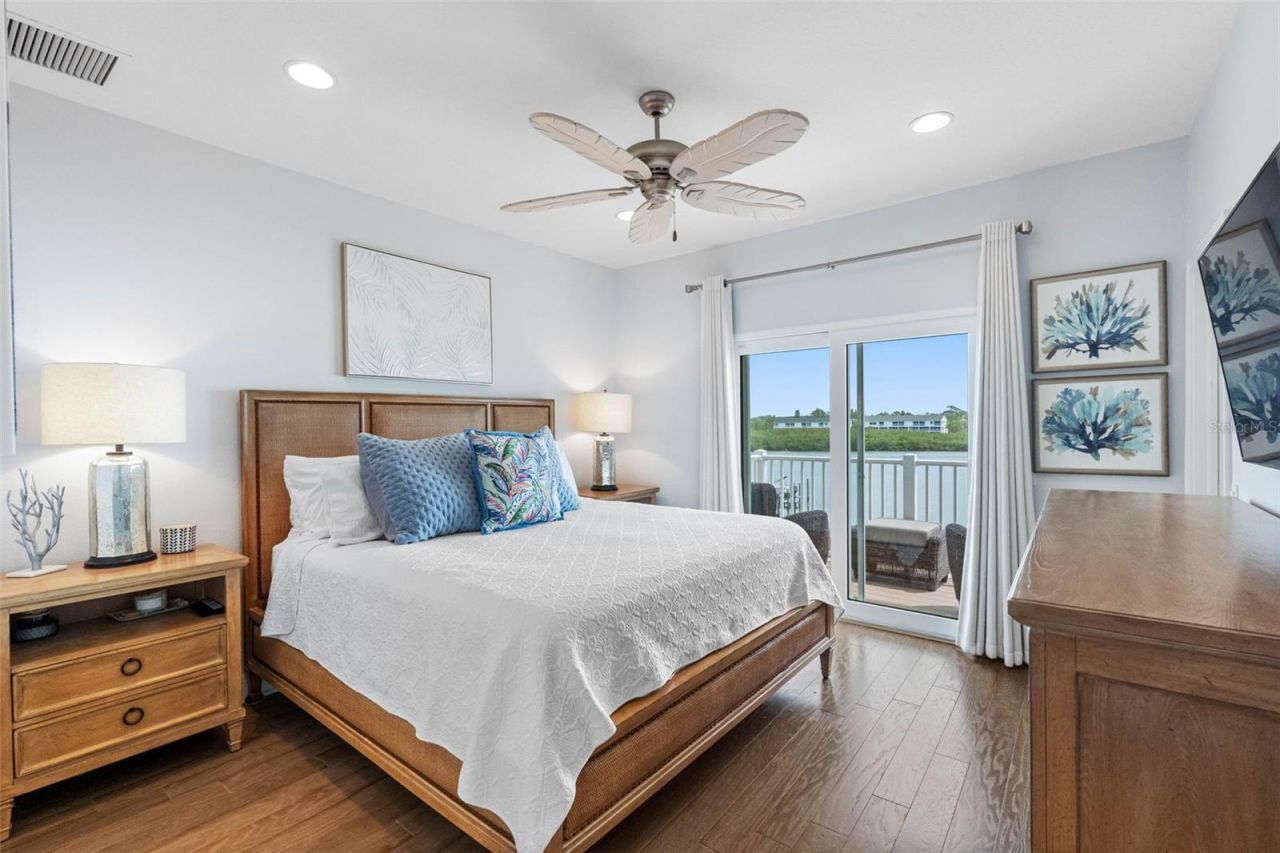19915 Gulf Boulevard, Unit 806, Indian Shores, FL 33785 Photo