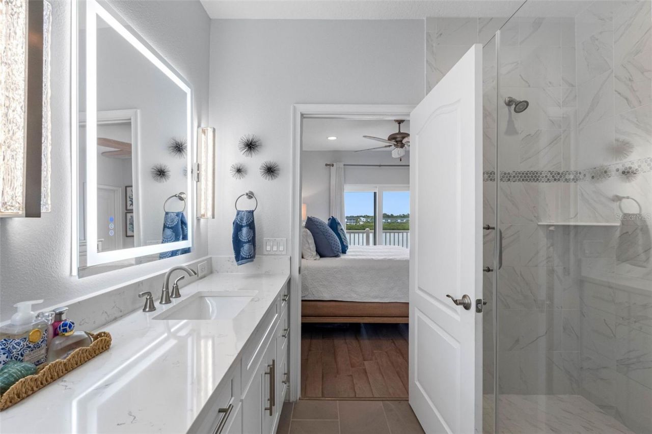 19915 Gulf Boulevard, Unit 806, Indian Shores, FL 33785 Photo