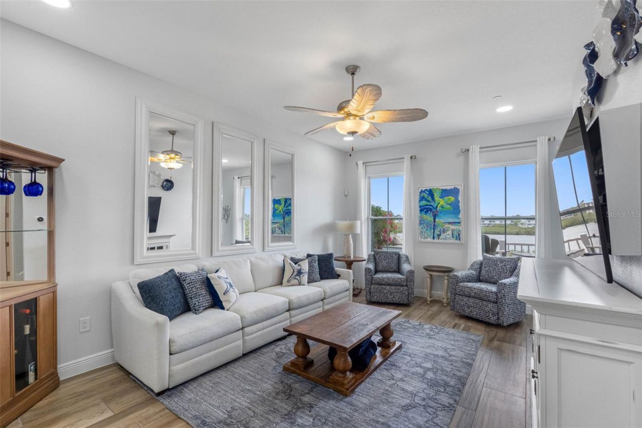 19915 Gulf Boulevard, Unit 806, Indian Shores, FL 33785 Photo