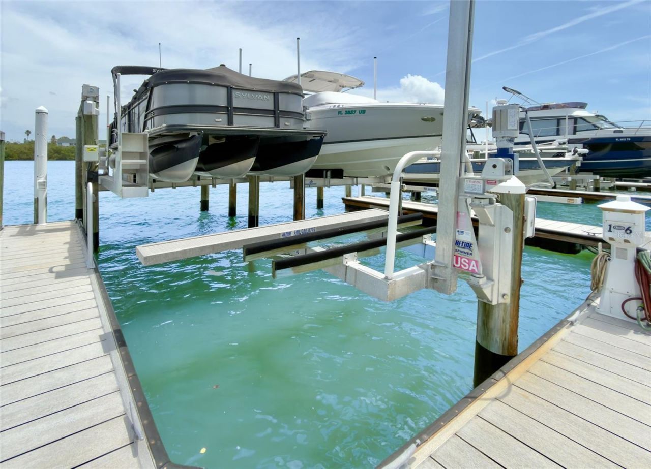 19915 Gulf Boulevard, Unit 806, Indian Shores, FL 33785 Photo