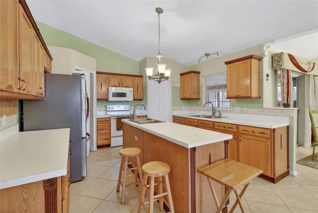 1912 Lakeview Place , Kissimmee, FL 34759 Photo