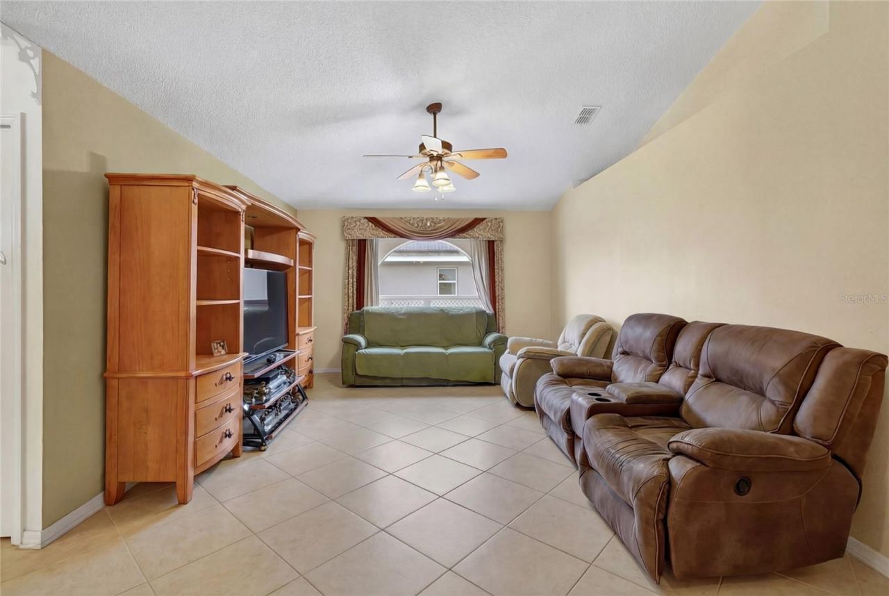 1912 Lakeview Place , Kissimmee, FL 34759 Photo
