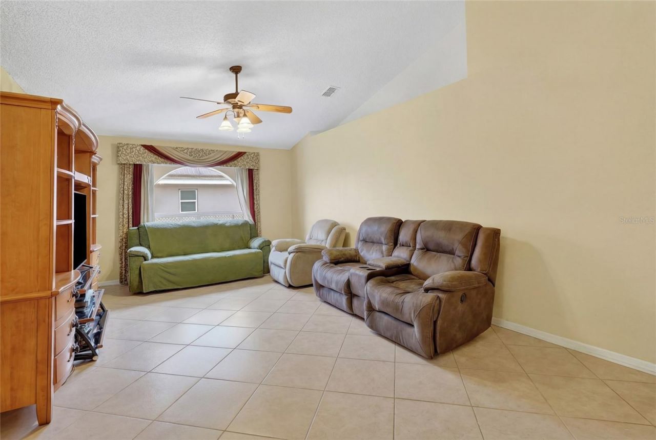 1912 Lakeview Place , Kissimmee, FL 34759 Photo