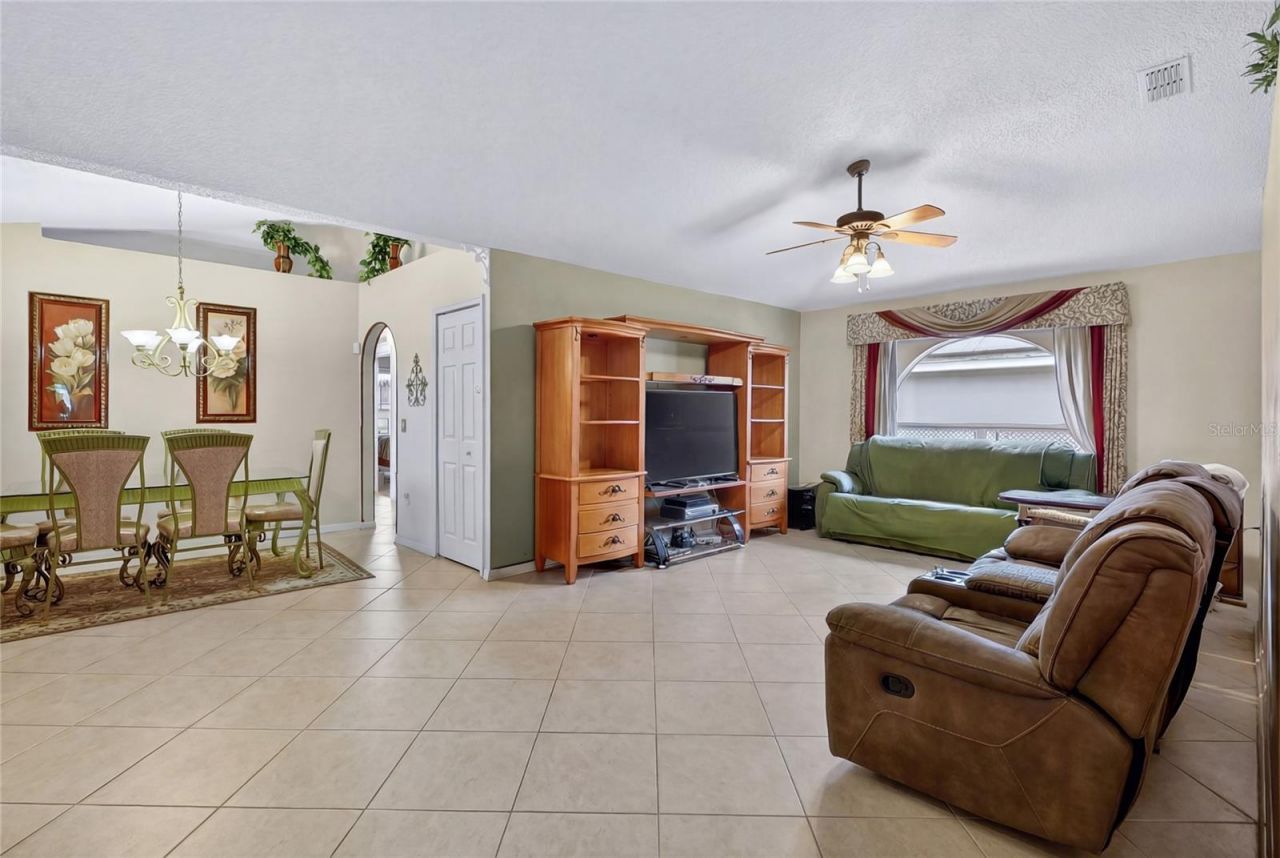 1912 Lakeview Place , Kissimmee, FL 34759 Photo