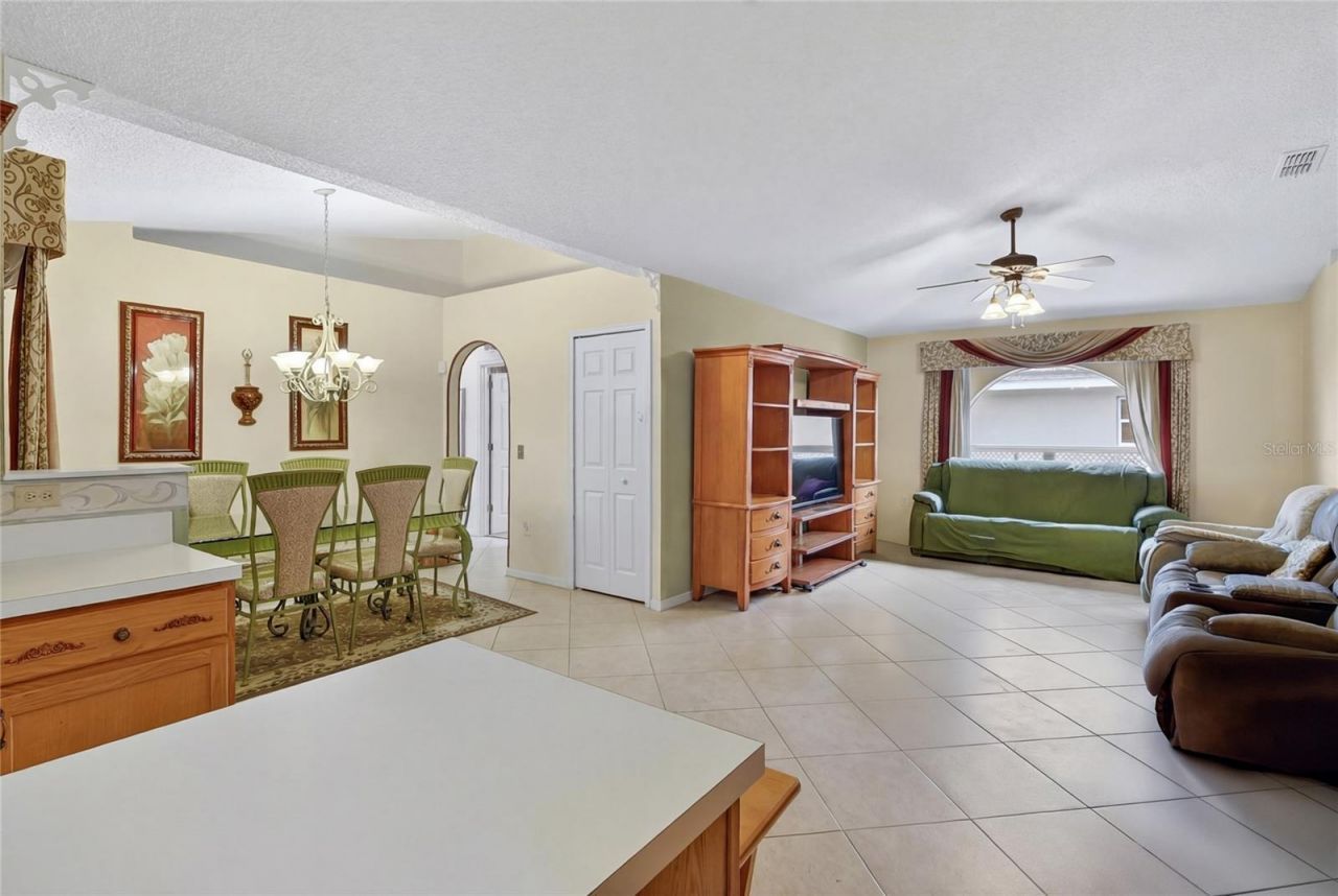 1912 Lakeview Place , Kissimmee, FL 34759 Photo