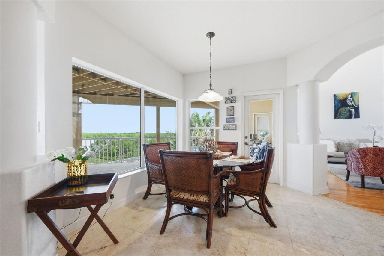 2017 Harbour Watch Circle, Tarpon Springs, FL 34689 Photo