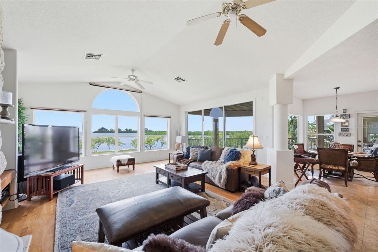 2017 Harbour Watch Circle, Tarpon Springs, FL 34689 Photo