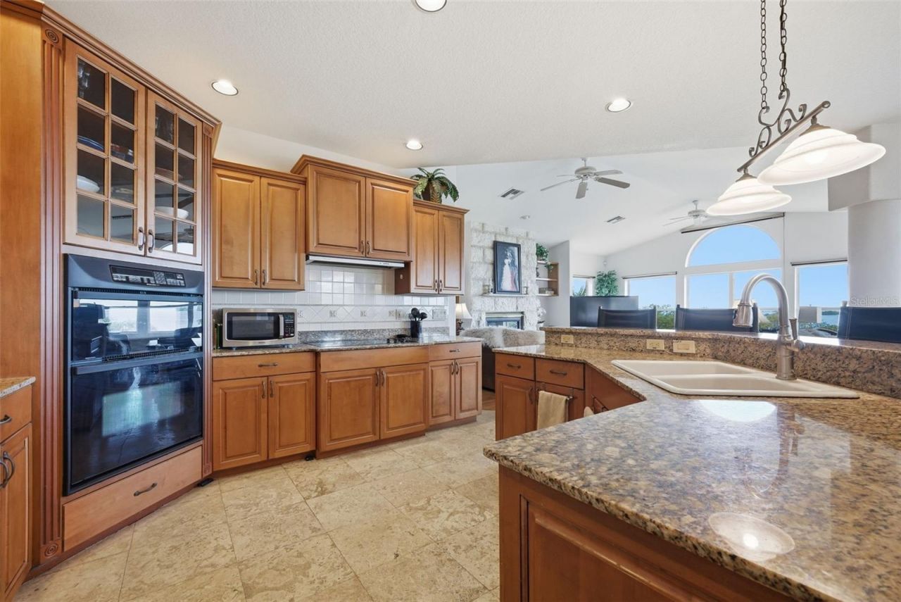 2017 Harbour Watch Circle, Tarpon Springs, FL 34689 Photo