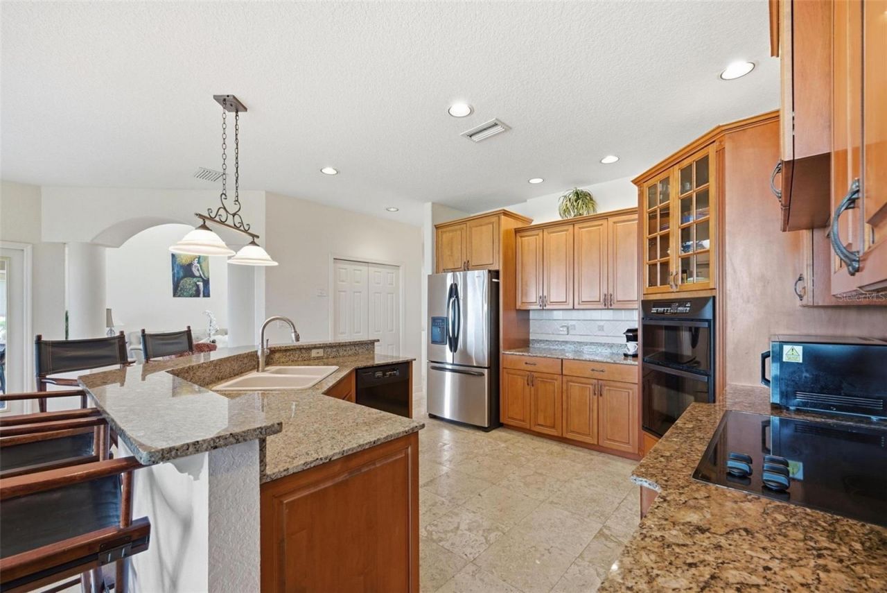 2017 Harbour Watch Circle, Tarpon Springs, FL 34689 Photo