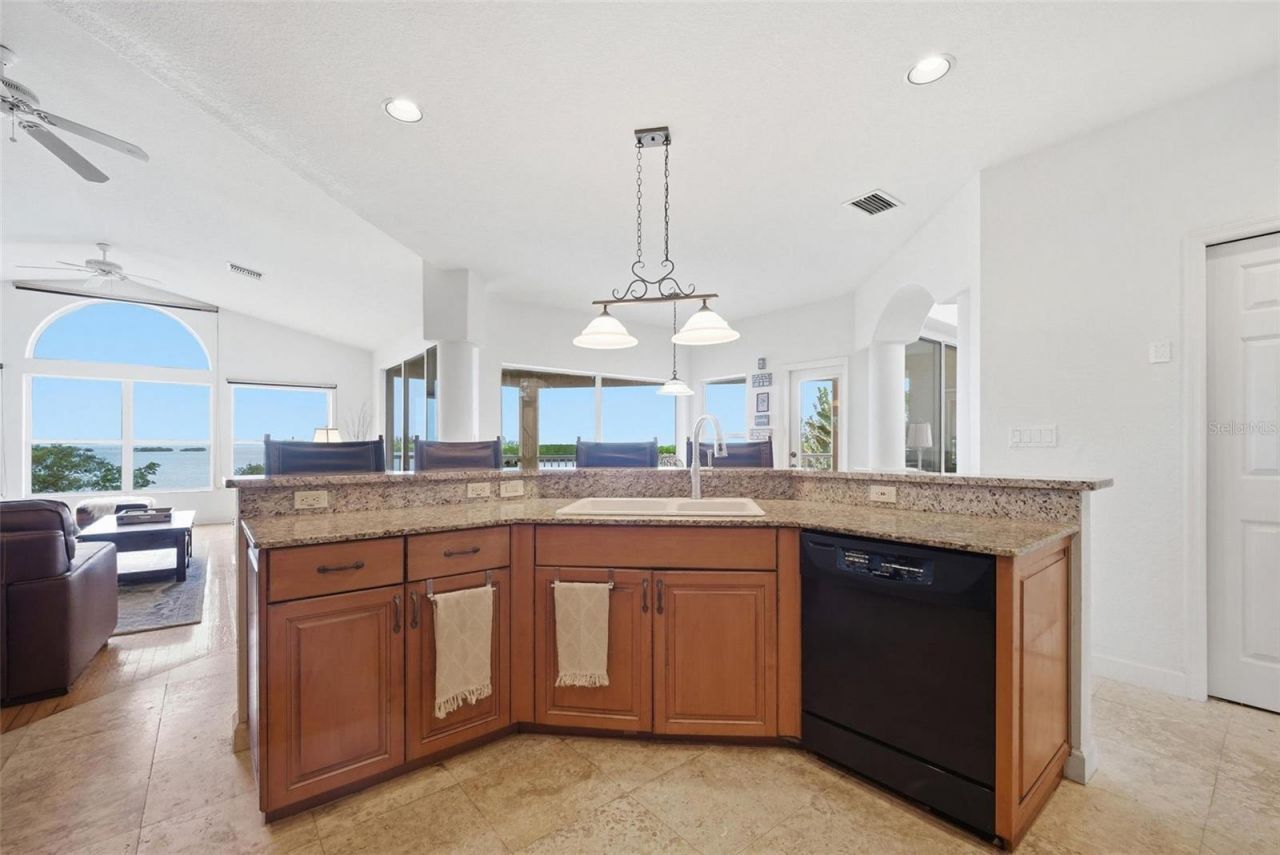 2017 Harbour Watch Circle, Tarpon Springs, FL 34689 Photo