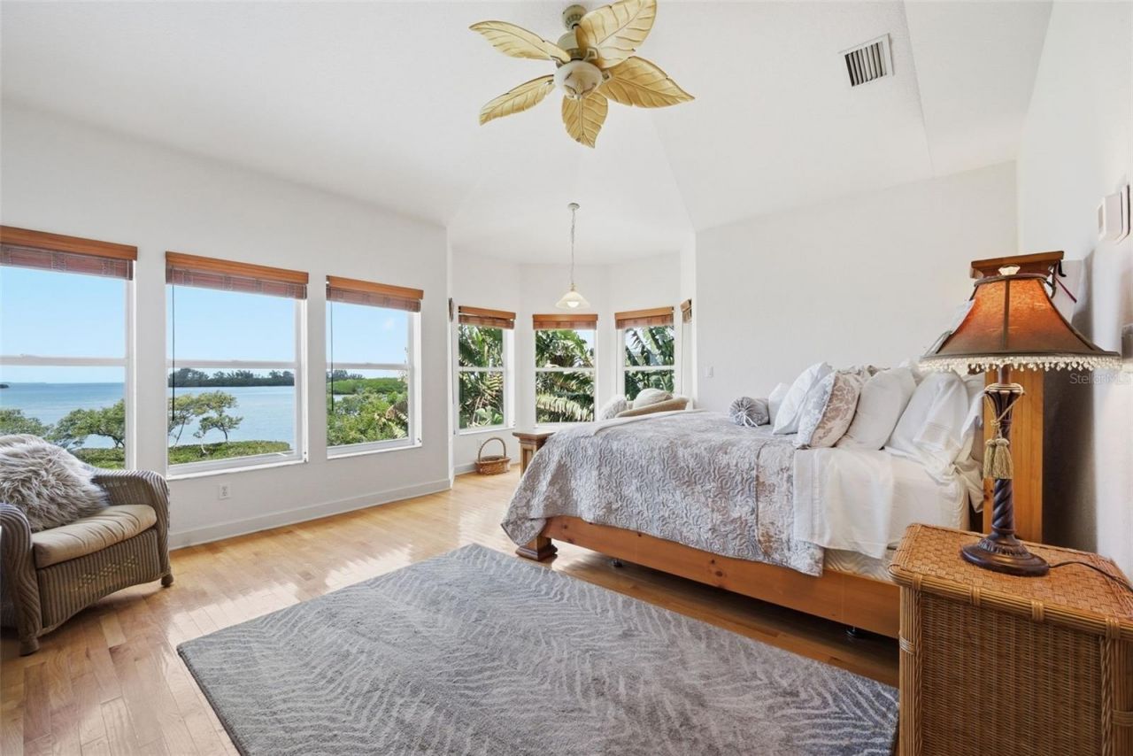 2017 Harbour Watch Circle, Tarpon Springs, FL 34689 Photo