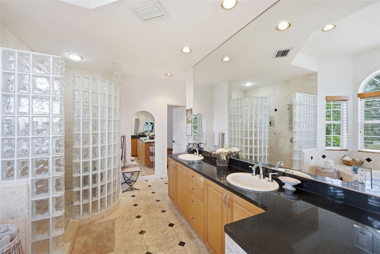 2017 Harbour Watch Circle, Tarpon Springs, FL 34689 Photo