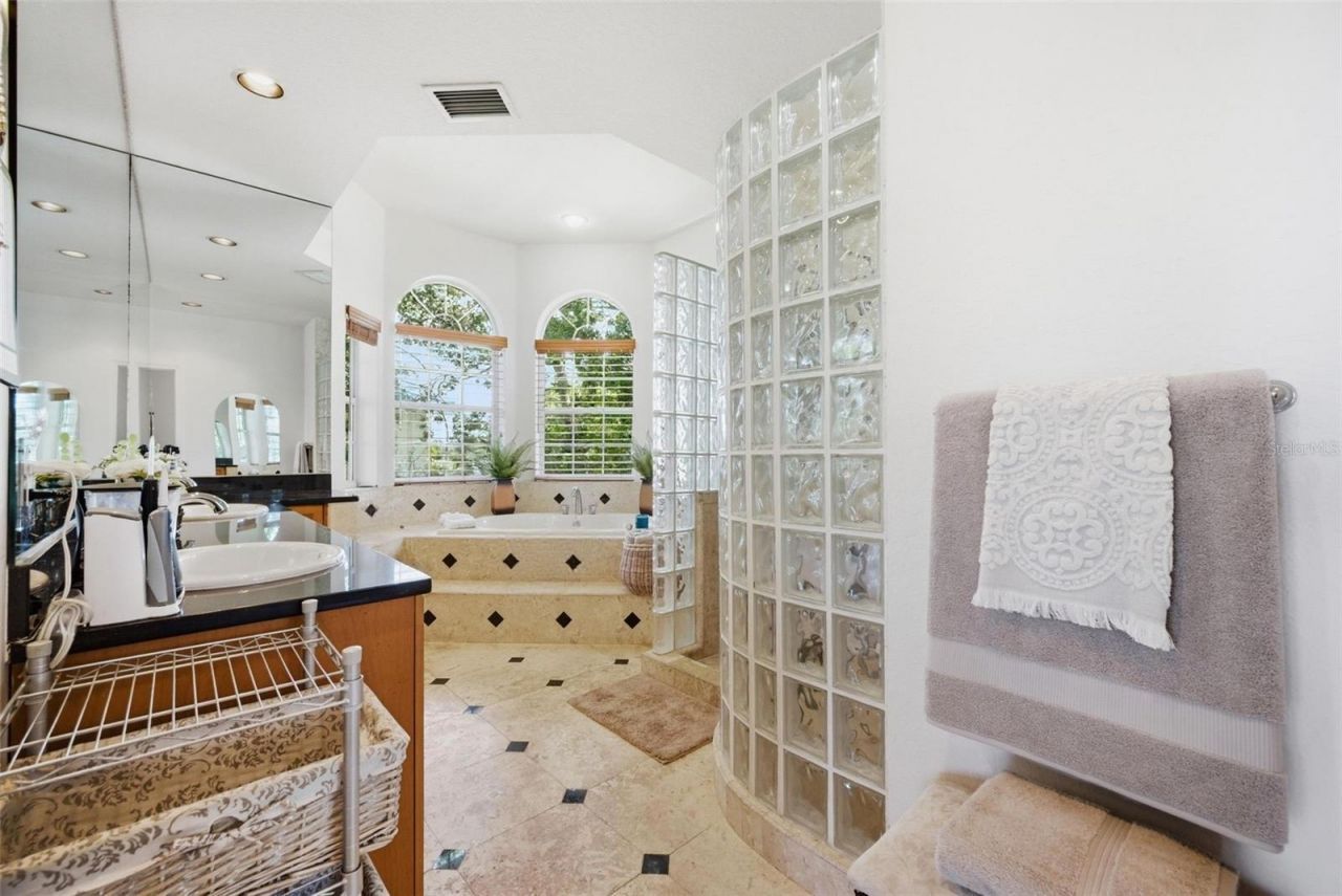 2017 Harbour Watch Circle, Tarpon Springs, FL 34689 Photo