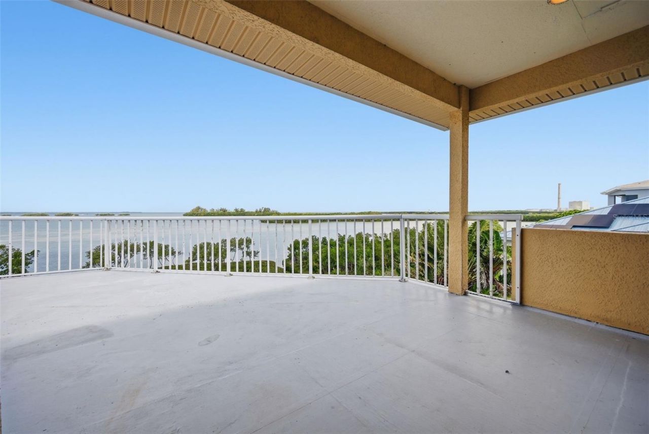 2017 Harbour Watch Circle, Tarpon Springs, FL 34689 Photo