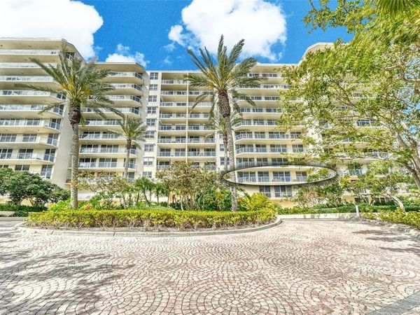 1800 BENJAMIN FRANKLIN DRIVE, Unit B308, SARASOTA, FL 34236