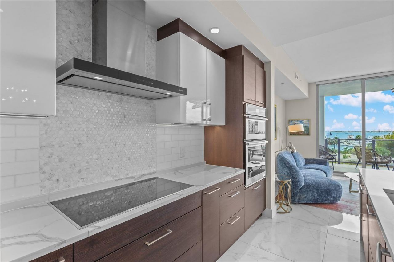 1155 N Gulfstream Avenue, Unit 306, Sarasota, FL 34236 Photo