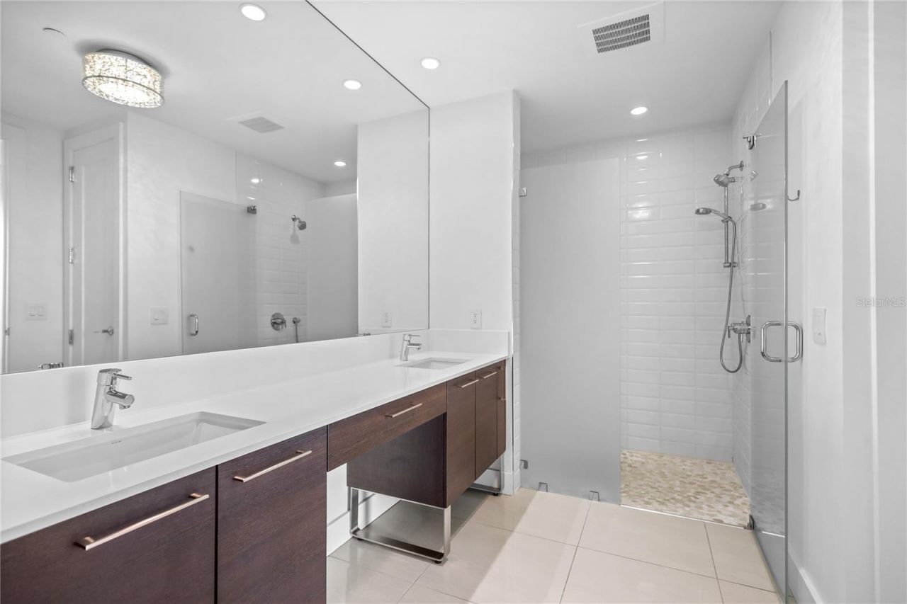 1155 N Gulfstream Avenue, Unit 306, Sarasota, FL 34236 Photo