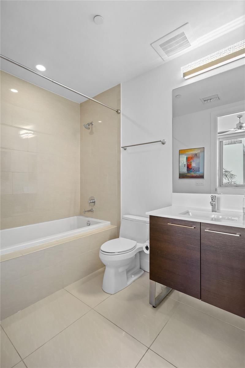 1155 N Gulfstream Avenue, Unit 306, Sarasota, FL 34236 Photo