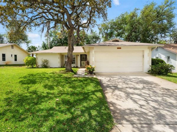 8510 WINDING WOOD DRIVE , PORT RICHEY, FL 34668