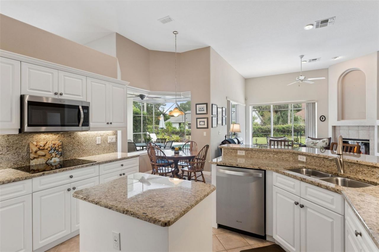 3865 Winding Lake Circle, Orlando, FL 32835 Photo