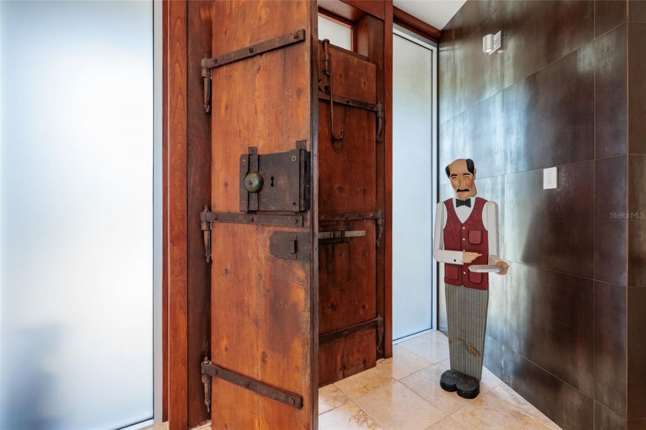 360 26th Avenue Se, Saint Petersburg, FL 33705 Photo