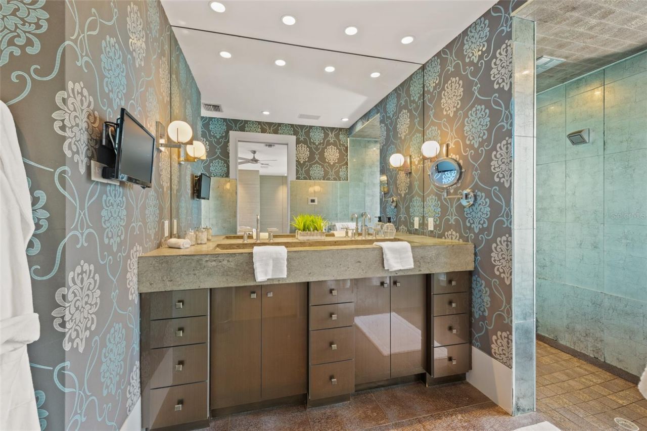 360 26th Avenue Se, Saint Petersburg, FL 33705 Photo