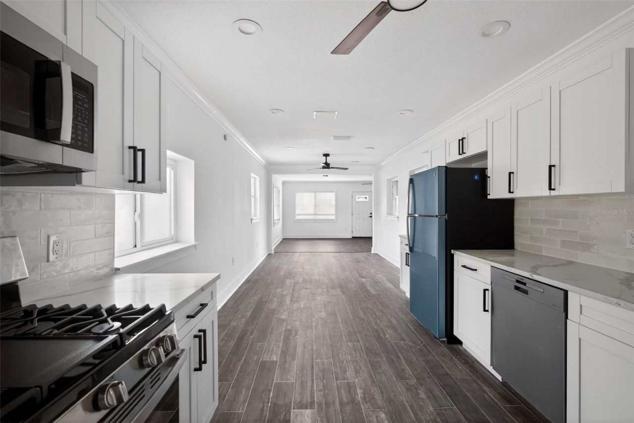 8301 Riverside Drive Ne, Saint Petersburg, FL 33702 Photo