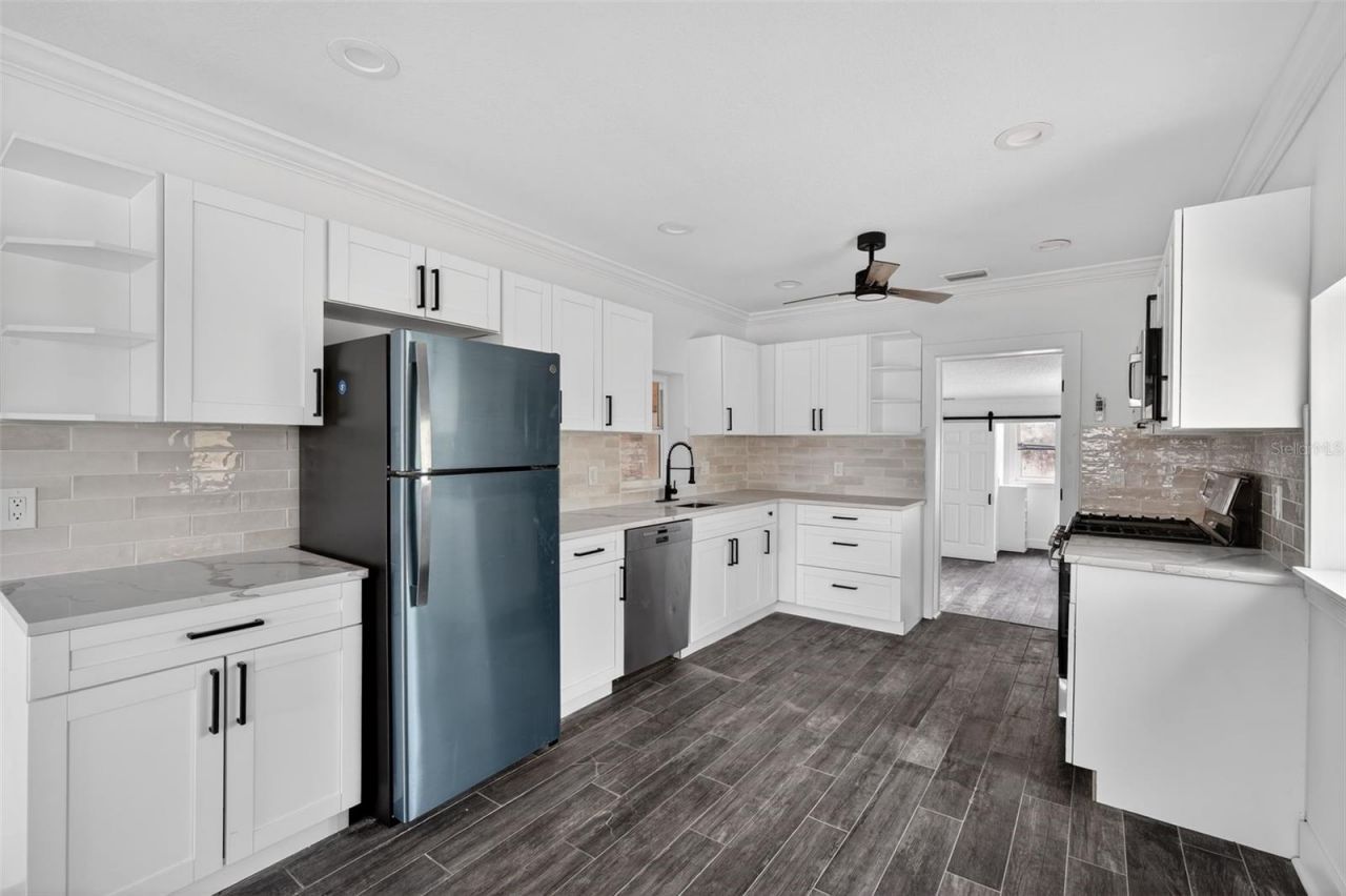 8301 Riverside Drive Ne, Saint Petersburg, FL 33702 Photo